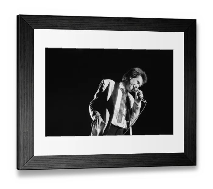 Framed Print : Ray Davies, sings as he fronts The Kinks at The Reading Festival, 1981 Framed Print : Ray Davies, sings as he fronts The Kinks at The Reading Festival, 1981