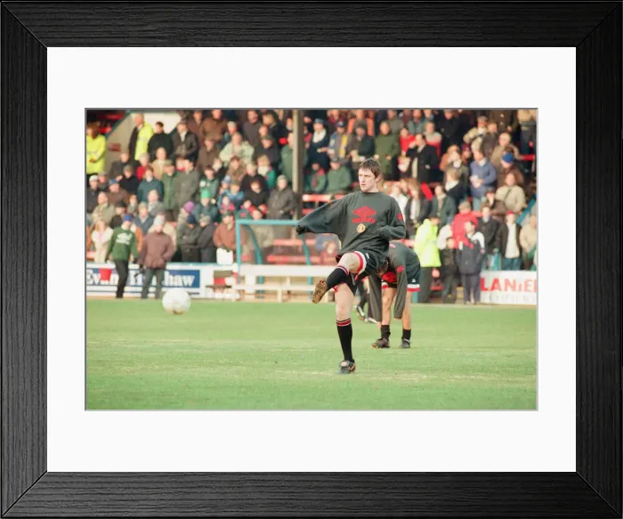 Framed Print : Reading 0-3 Manchester United, FA Cup 4th Round match at Elm Park Framed Print : Reading 0-3 Manchester United, FA Cup 4th Round match at Elm Park