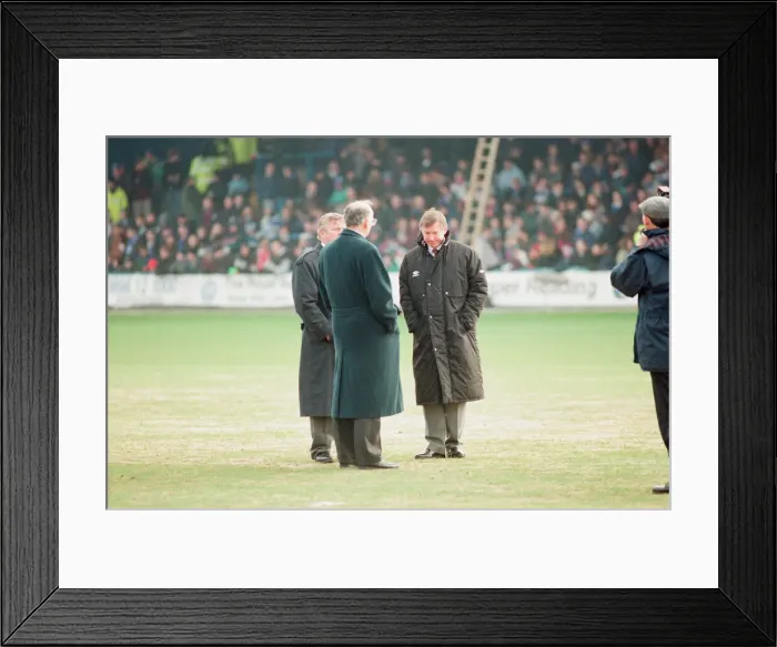 Framed Print : Reading 0-3 Manchester United, FA Cup 4th Round match at Elm Park Framed Print : Reading 0-3 Manchester United, FA Cup 4th Round match at Elm Park