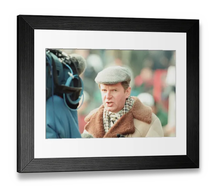 Framed Print : Reading 0-3 Manchester United, FA Cup 4th Round match at Elm Park Framed Print : Reading 0-3 Manchester United, FA Cup 4th Round match at Elm Park