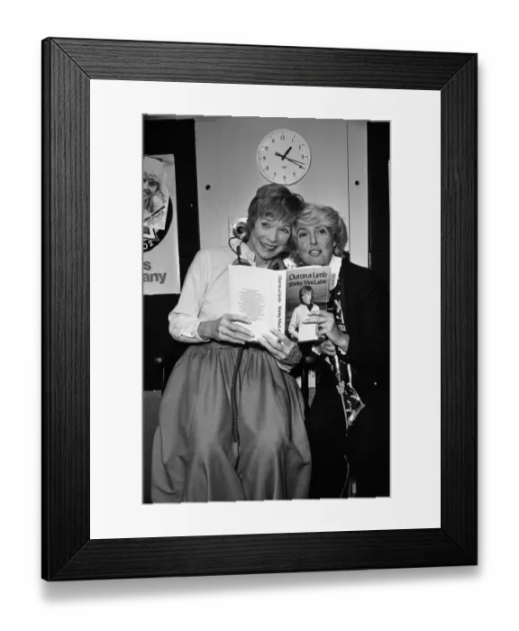 Framed Print : Shirley MacLaine at the BBC to appear on the Gloria Hunniford programme with her new book