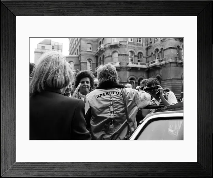 Framed Print : Shirley MacLaine arrives at the BBC to promote her new book Out on a Limb Framed Print : Shirley MacLaine arrives at the BBC to promote her new book Out on a Limb