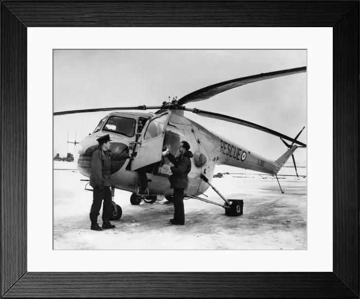 Framed Print : A Bristol Sycamore HR14 helicopter and crew of 275 Search and Rescue Squadron, Leconfield