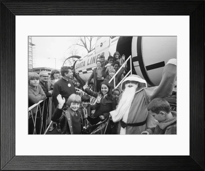 Framed Print : Father Christmas Tours Birmingham City Centre, 8th December 1979 Framed Print : Father Christmas Tours Birmingham City Centre, 8th December 1979
