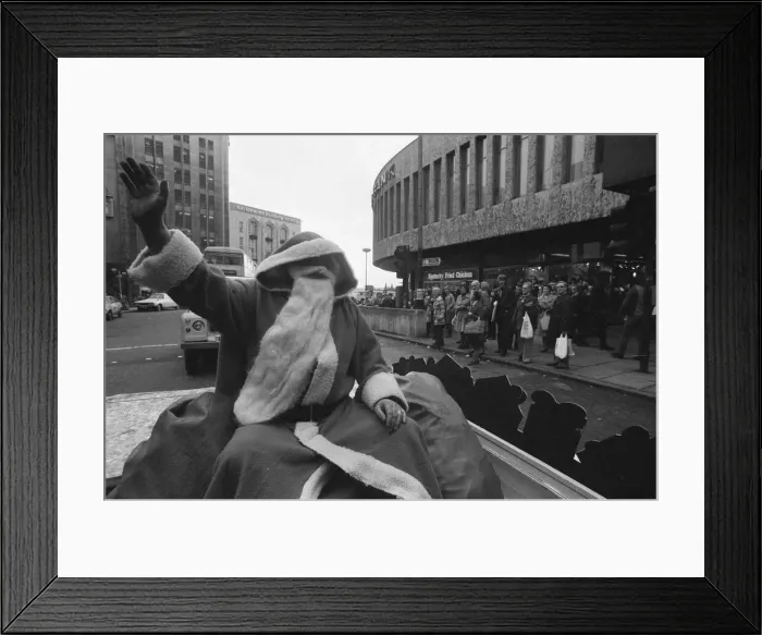 Framed Print : Father Christmas Tours Birmingham City Centre, 8th December 1979 Framed Print : Father Christmas Tours Birmingham City Centre, 8th December 1979