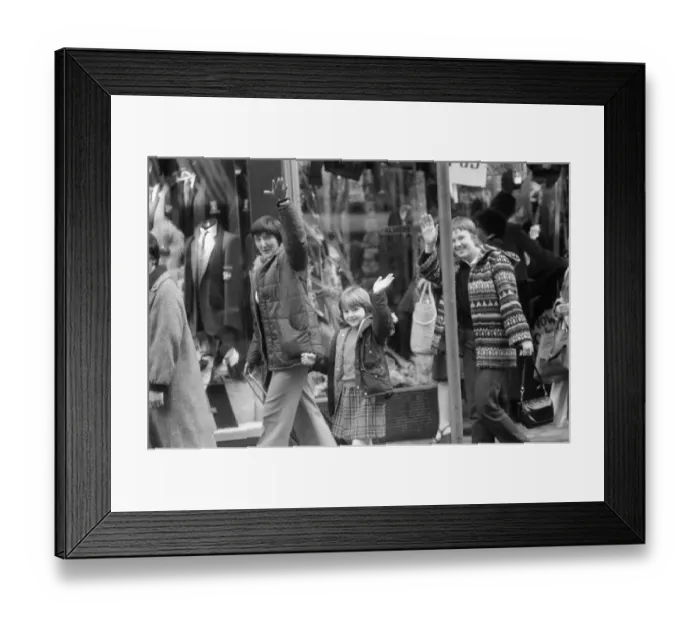 Framed Print : Father Christmas Tours Birmingham City Centre, 8th December 1979 Framed Print : Father Christmas Tours Birmingham City Centre, 8th December 1979