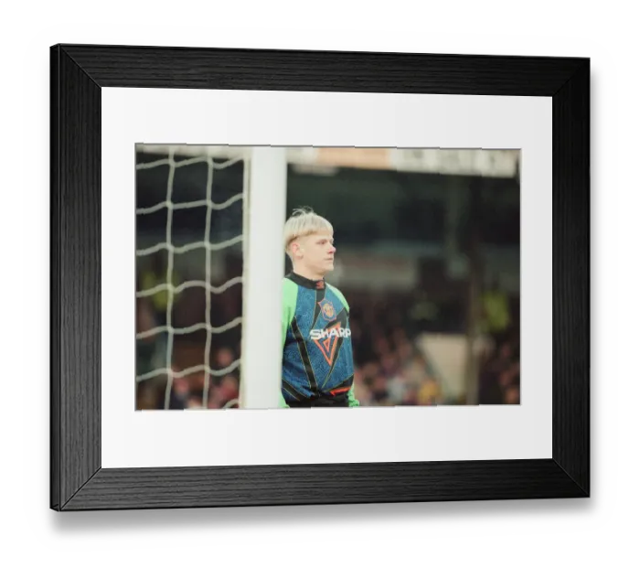 Framed Print : Reading 0-3 Manchester United, FA Cup 4th Round match at Elm Park Framed Print : Reading 0-3 Manchester United, FA Cup 4th Round match at Elm Park