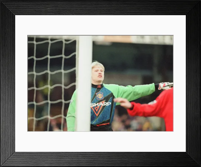 Framed Print : Reading 0-3 Manchester United, FA Cup 4th Round match at Elm Park Framed Print : Reading 0-3 Manchester United, FA Cup 4th Round match at Elm Park