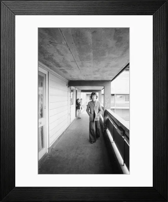 Framed Print : Family living at Hulme Crescents, a housing development situated in the Hulme district of Framed Print : Family living at Hulme Crescents, a housing development situated in the Hulme district of