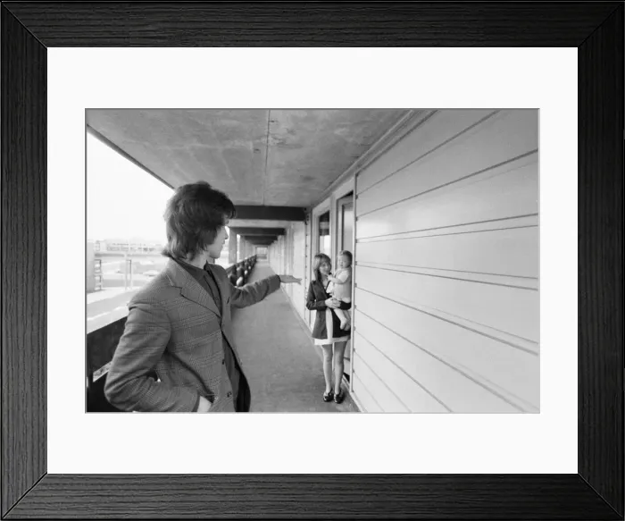 Framed Print : Family living at Hulme Crescents, a housing development situated in the Hulme district of Framed Print : Family living at Hulme Crescents, a housing development situated in the Hulme district of