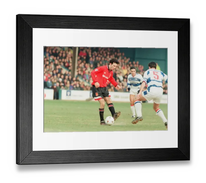 Framed Print : Reading 0-3 Manchester United, FA Cup 4th Round match at Elm Park Framed Print : Reading 0-3 Manchester United, FA Cup 4th Round match at Elm Park