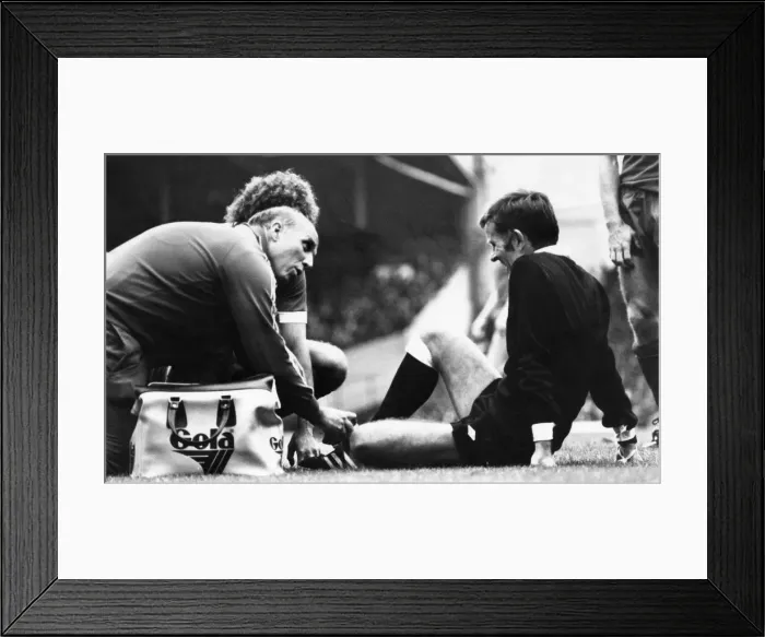 Framed Print : English League Division One match at Anfield. Liverpool 0 v Aston Villa 0