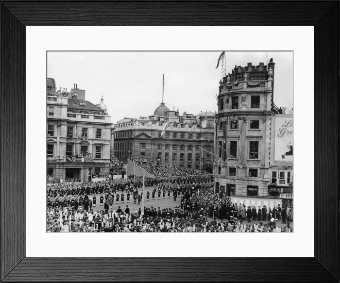 Framed Print : Her Majestys Procession approaches Trafalgar Square led by Colonel B. J. O Framed Print : Her Majestys Procession approaches Trafalgar Square led by Colonel B. J. O