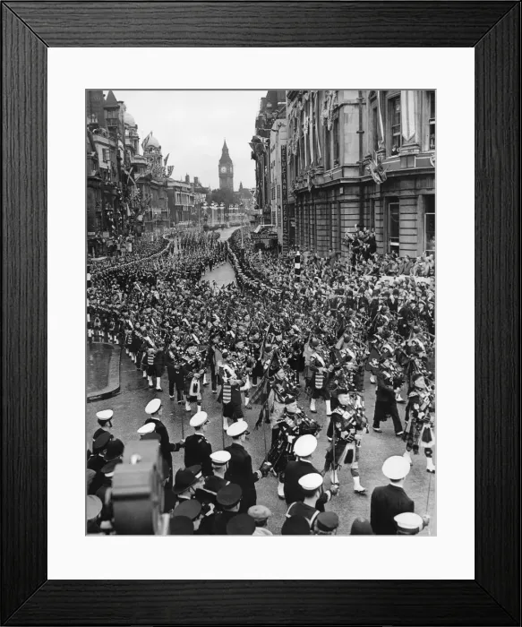 Framed Print : The armed service march along Whitehall after the Coronation of Queen Elizabeth II Framed Print : The armed service march along Whitehall after the Coronation of Queen Elizabeth II