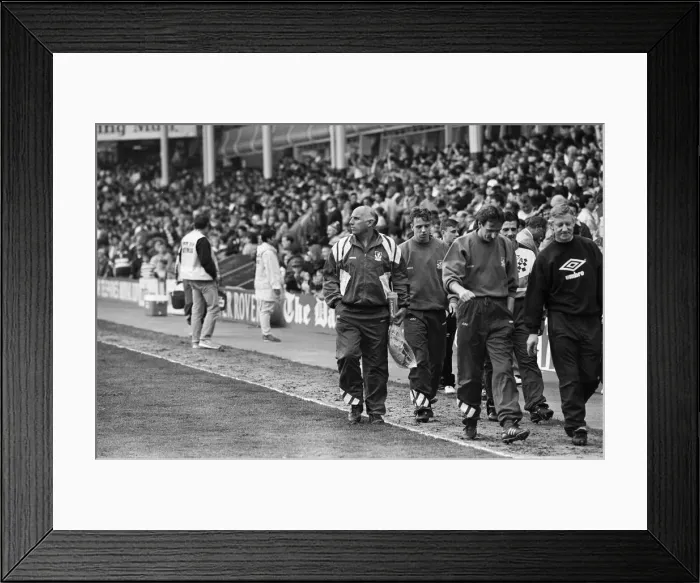 Framed Print : English League Division One match at Villa Park. Aston Villa 1 v Liverpool 0 Framed Print : English League Division One match at Villa Park. Aston Villa 1 v Liverpool 0