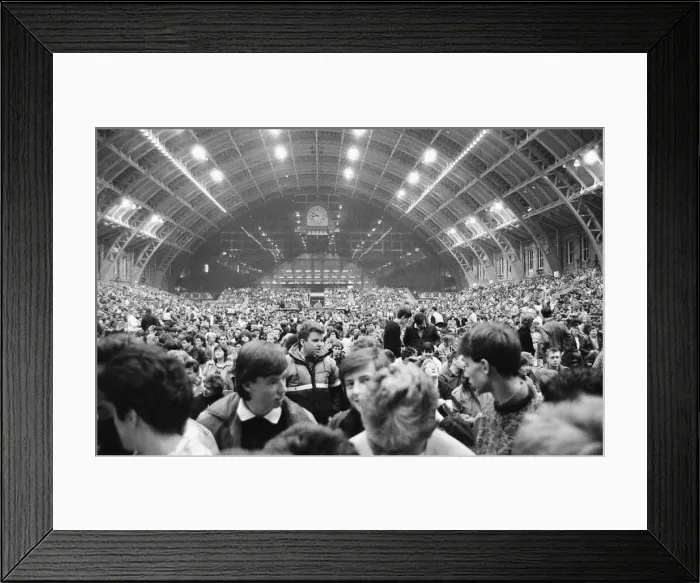 Framed Print : Crowd scenes at Concert, Manchester GMex Centre, England, 10th January 1987 Framed Print : Crowd scenes at Concert, Manchester GMex Centre, England, 10th January 1987