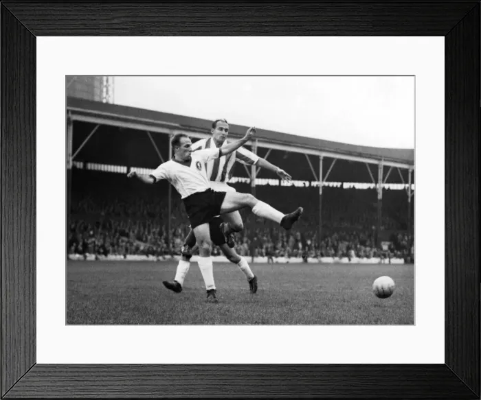Framed Print : English League Division One match at the Victoria Ground Framed Print : English League Division One match at the Victoria Ground