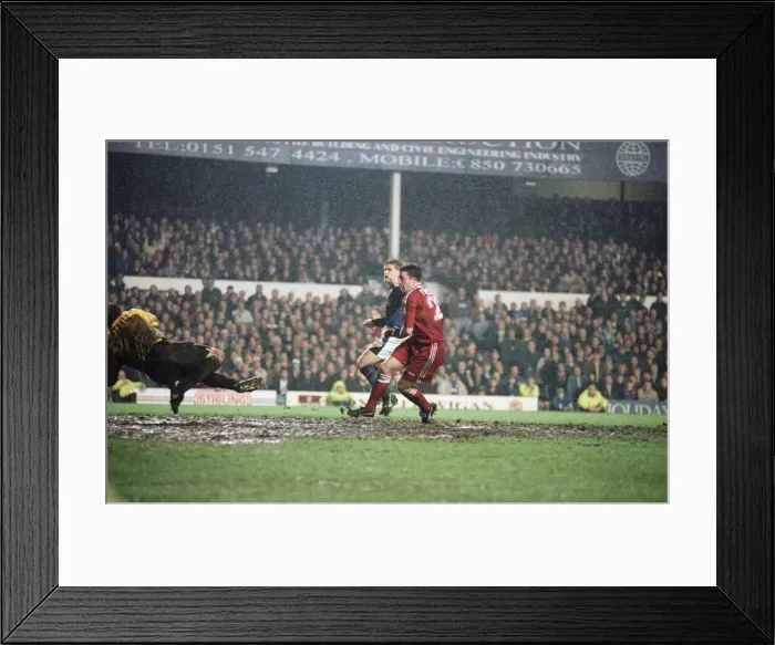 Framed Print : English Premier League match at Goodison Park. Everton 1 v Liverpool 1