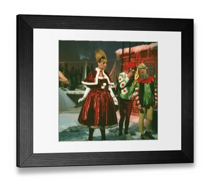 Framed Print : Mari Wilson, singer pictured circa 1982. (full name Mari Macmillan Ramsay Wilson Framed Print : Mari Wilson, singer pictured circa 1982. (full name Mari Macmillan Ramsay Wilson