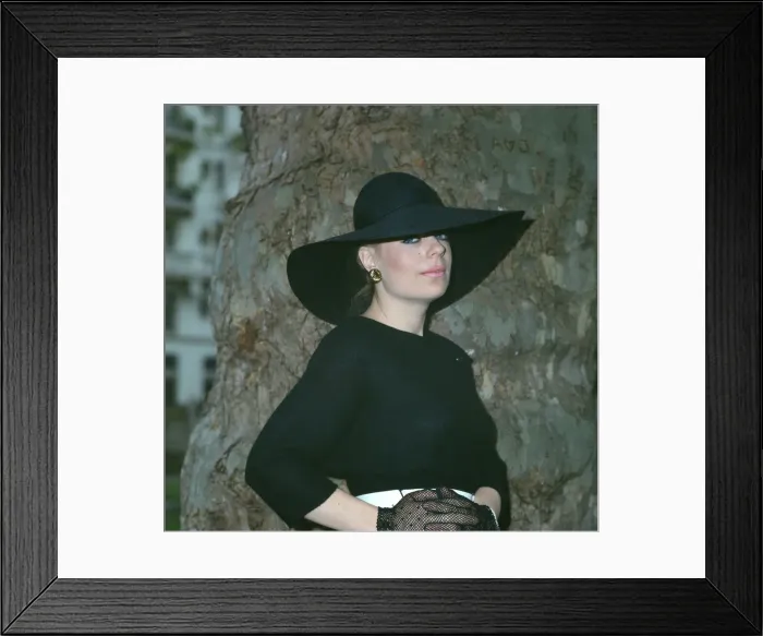 Framed Print : Mari Wilson, singer pictured circa 1983. (full name Mari Macmillan Ramsay Wilson Framed Print : Mari Wilson, singer pictured circa 1983. (full name Mari Macmillan Ramsay Wilson