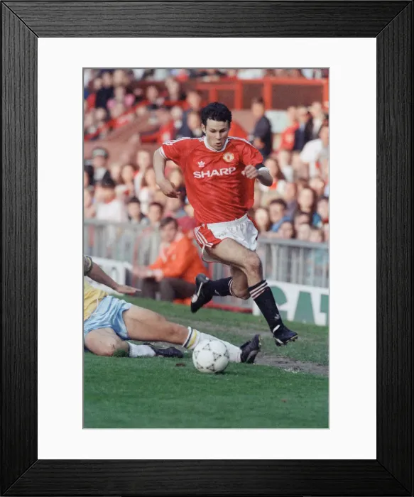 Framed Print : FA Youth Cup Final Second Leg match at Old Trafford. Manchester United 3 v Crystal