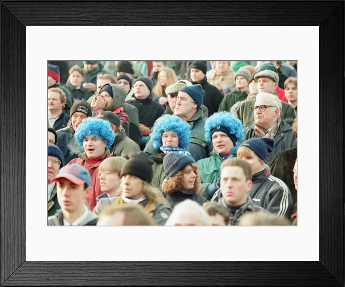 Framed Print : Reading 0-3 Manchester United, FA Cup 4th Round match at Elm Park Framed Print : Reading 0-3 Manchester United, FA Cup 4th Round match at Elm Park