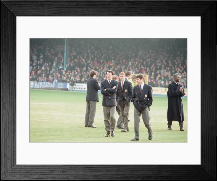 Framed Print : Reading 0-3 Manchester United, FA Cup 4th Round match at Elm Park Framed Print : Reading 0-3 Manchester United, FA Cup 4th Round match at Elm Park