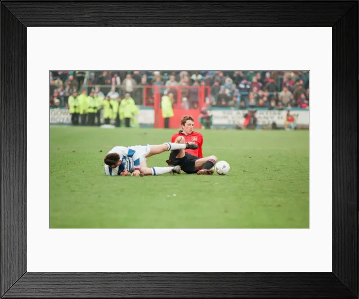 Framed Print : Reading 0-3 Manchester United, FA Cup 4th Round match at Elm Park Framed Print : Reading 0-3 Manchester United, FA Cup 4th Round match at Elm Park