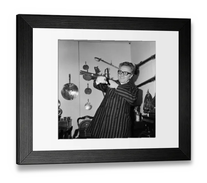 Framed Print : Leo Abse MP, opens the antiques fair at Angel Hotel, Cardiff, Wales Framed Print : Leo Abse MP, opens the antiques fair at Angel Hotel, Cardiff, Wales