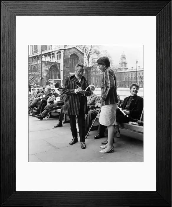 Framed Print : Leo Abse, Labour MP for Pontypool, arrives at the House of Commons wearing his budget day Framed Print : Leo Abse, Labour MP for Pontypool, arrives at the House of Commons wearing his budget day