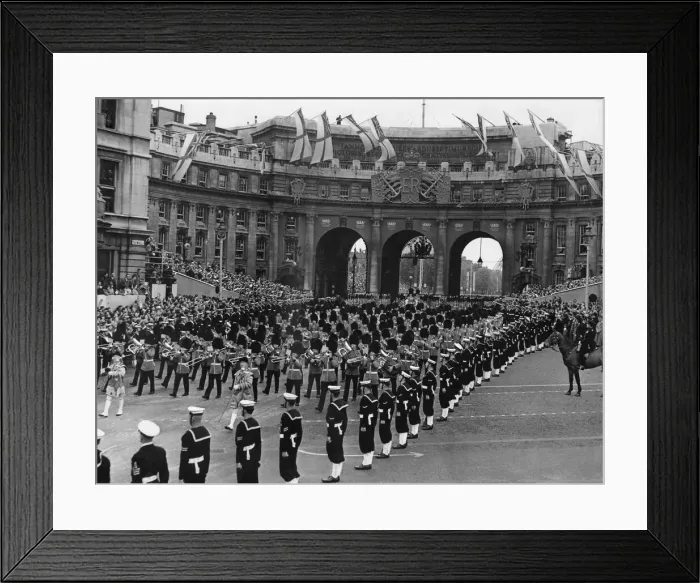 Framed Print : Band and Corps of Drums of the Welsh and Irish Guards part of Her Majesty Procession make Framed Print : Band and Corps of Drums of the Welsh and Irish Guards part of Her Majesty Procession make