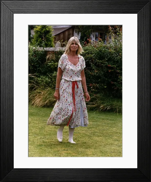 Framed Print : Sarah Johnson Mistress of Leo Cooper Husband of Jilly Cooper dbase Framed Print : Sarah Johnson Mistress of Leo Cooper Husband of Jilly Cooper dbase