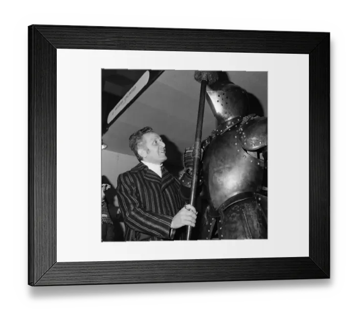 Framed Print : Leo Abse MP, opens the antiques fair at Angel Hotel, Cardiff, Wales Framed Print : Leo Abse MP, opens the antiques fair at Angel Hotel, Cardiff, Wales