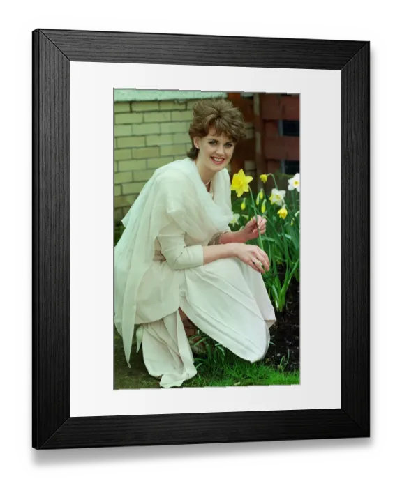 Framed Print : TV Programme Take the High Road Lesley Fitz Simons actress from Take