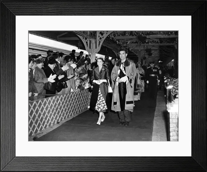 Framed Print : Queen Elizabeth II visiting Brecon, Wales, during the Queen and the Duke of Edinburgh Framed Print : Queen Elizabeth II visiting Brecon, Wales, during the Queen and the Duke of Edinburgh