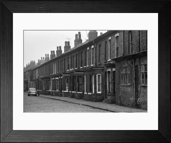 Framed Print : Slum housing in Salford, Greater Manchester. 30th January 1970 Framed Print : Slum housing in Salford, Greater Manchester. 30th January 1970