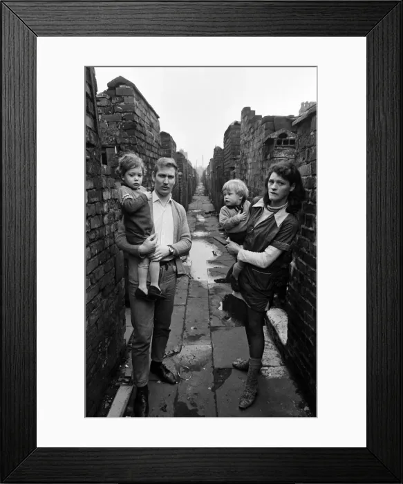 Framed Print : Slum housing in Salford, Greater Manchester. 30th January 1970 Framed Print : Slum housing in Salford, Greater Manchester. 30th January 1970
