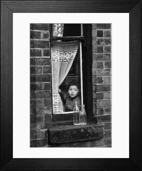 Framed Print : Slum housing in Salford, Greater Manchester. 30th January 1970 Framed Print : Slum housing in Salford, Greater Manchester. 30th January 1970