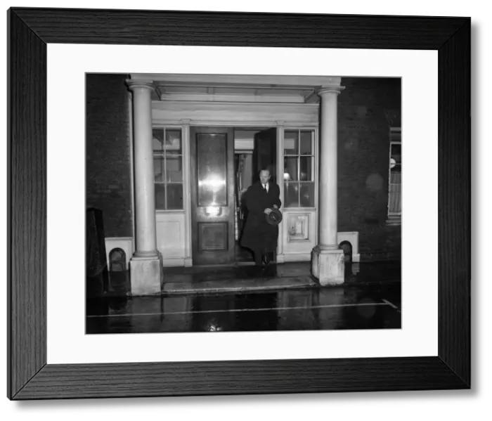 Framed Print : Lieutenant Commander Michael Parker, friend and Private Secretary to Prince Philip Framed Print : Lieutenant Commander Michael Parker, friend and Private Secretary to Prince Philip