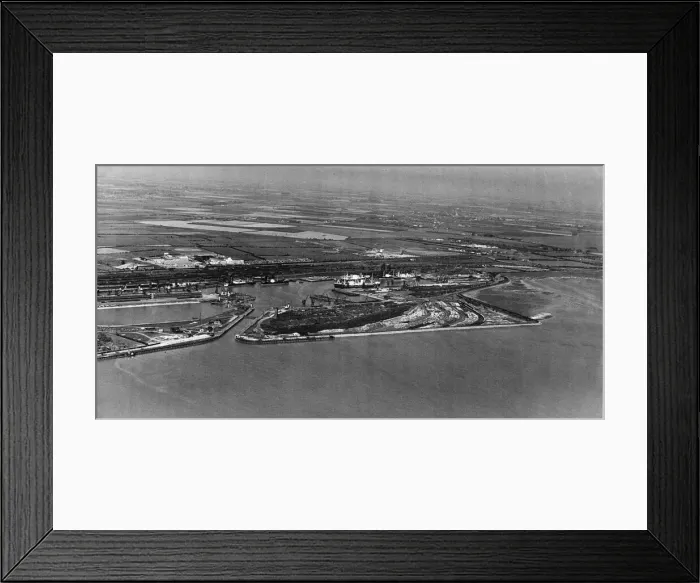 Framed Print : King George Docks, Hull 1st June 1953 Framed Print : King George Docks, Hull 1st June 1953