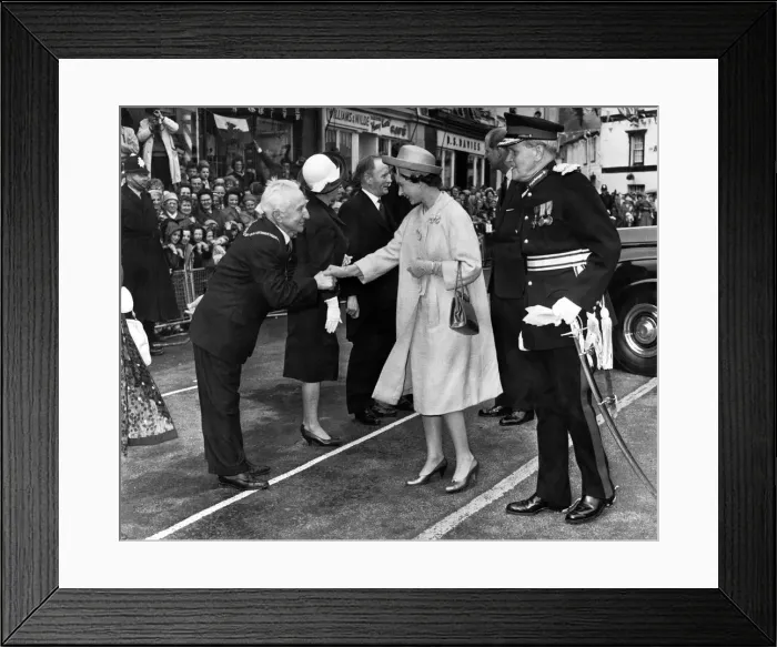 Framed Print : Queen Elizabeth II and the Duke of Edinburgh visit Wales Framed Print : Queen Elizabeth II and the Duke of Edinburgh visit Wales