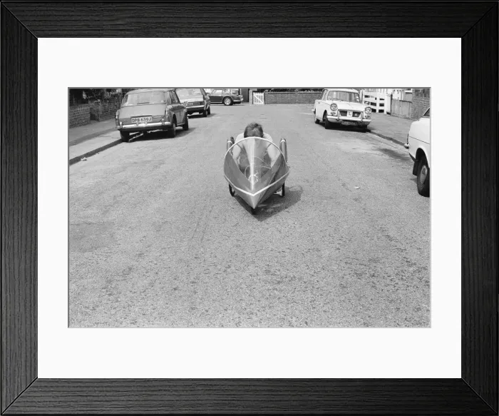 Framed Print : Lucas 2000 Electric Motor Contest. Picture shows car no: 68 Framed Print : Lucas 2000 Electric Motor Contest. Picture shows car no: 68