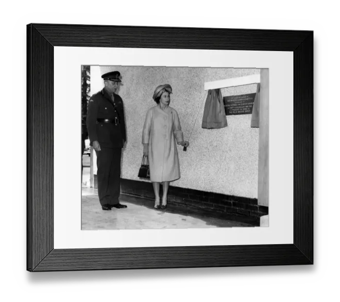 Framed Print : Queen Elizabeth II and the Duke of Edinburgh visit Wales Framed Print : Queen Elizabeth II and the Duke of Edinburgh visit Wales