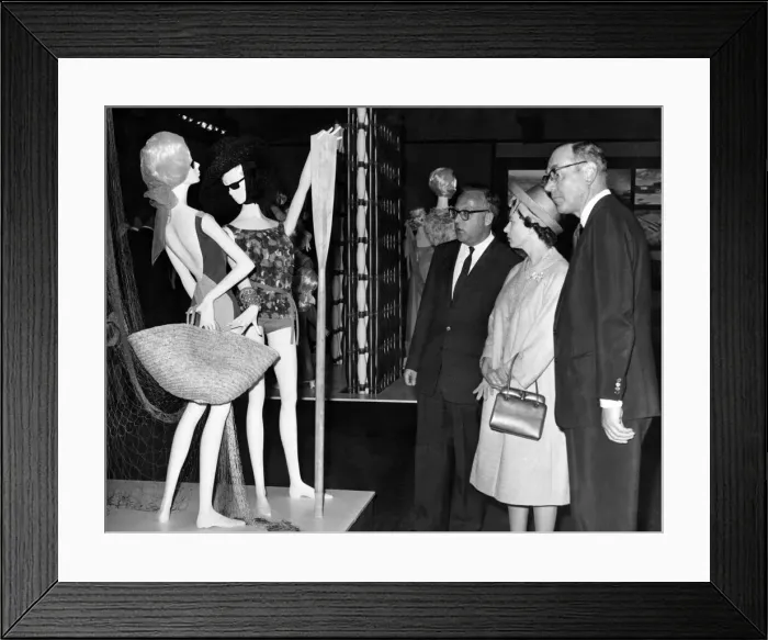 Framed Print : Queen Elizabeth II and the Duke of Edinburgh visit Wales Framed Print : Queen Elizabeth II and the Duke of Edinburgh visit Wales