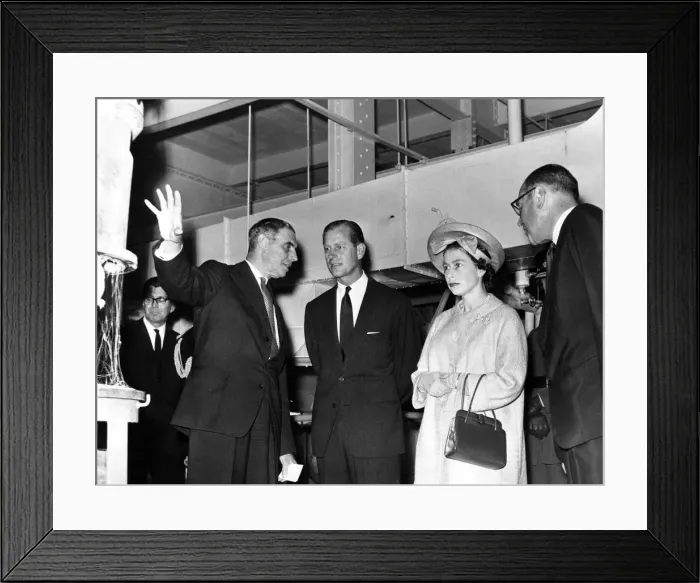 Framed Print : Queen Elizabeth II and the Duke of Edinburgh visit Wales Framed Print : Queen Elizabeth II and the Duke of Edinburgh visit Wales
