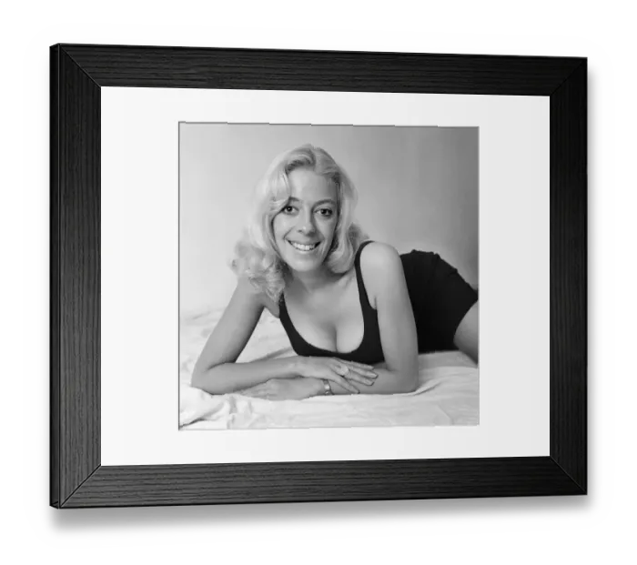Framed Print : Julie Goodyear, who plays barmaid Bet Lynch in Coronation Street. 20th December 1970
