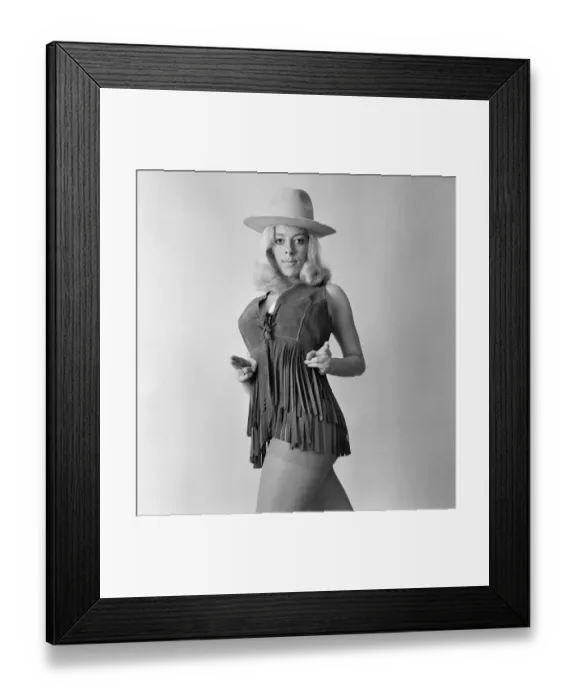 Framed Print : Julie Goodyear, who plays barmaid Bet Lynch in Coronation Street. 20th December 1970 Framed Print : Julie Goodyear, who plays barmaid Bet Lynch in Coronation Street. 20th December 1970