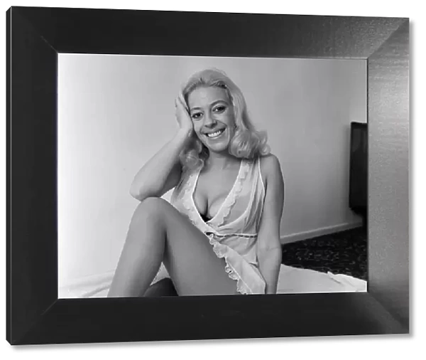 Julie Goodyear, who plays barmaid Bet Lynch in Coronation Street. 20th December 1970