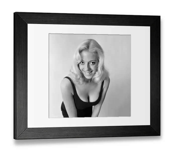 Framed Print : Julie Goodyear, who plays barmaid Bet Lynch in Coronation Street. 20th December 1970 Framed Print : Julie Goodyear, who plays barmaid Bet Lynch in Coronation Street. 20th December 1970