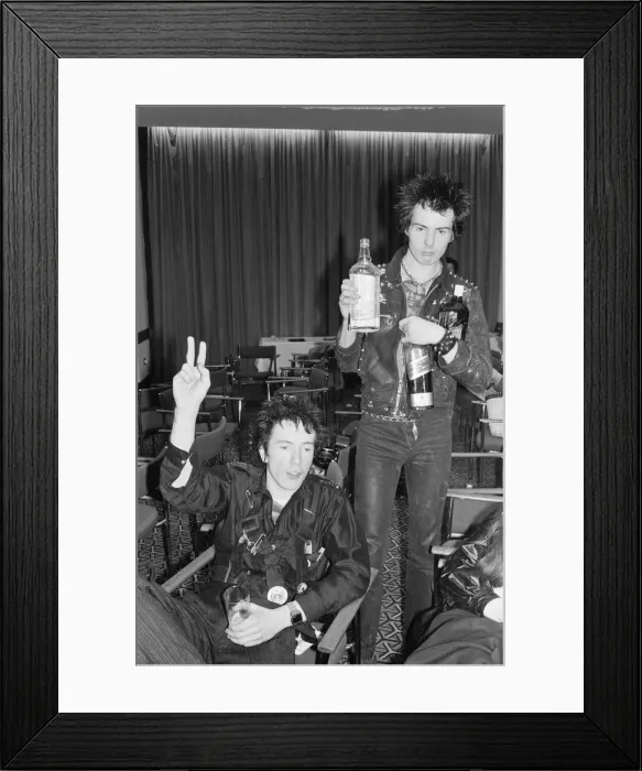 Framed Print : The Sex Pistols. 10th March 1977. London. There are back again - Framed Print : The Sex Pistols. 10th March 1977. London. There are back again -